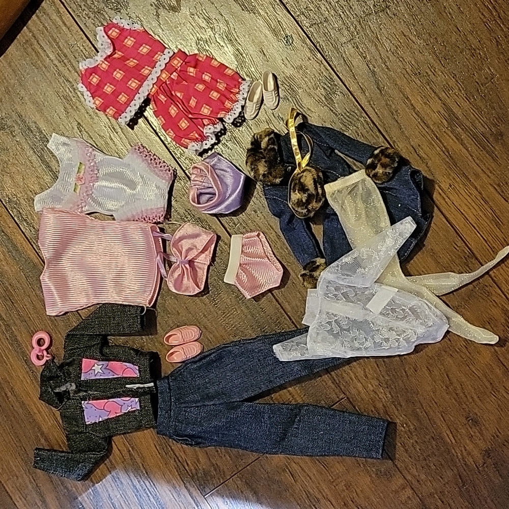 COPY - Barbie  clothes  lot